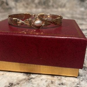 Ronaldo Bracelet with Velvet-Lined Box